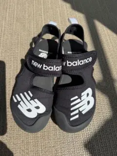 new balance サンダル 21サイズ 黒