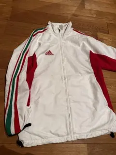 アディダスナイロンジャケット