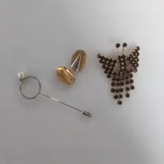 蝶の形状のブローチ・ピンブローチ・イヤリングの３点セット