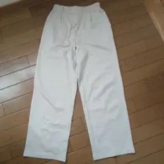ホワイトパンツ ゴムウエスト
