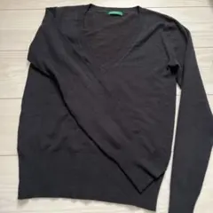 UNITED COLORS OF BENETTON 黒 Vネック セーター 長袖