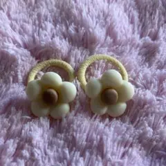 花形ヘアゴム クリーム色 2個セット