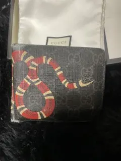 GUCCI 折りたたみ財布　キングスネーク