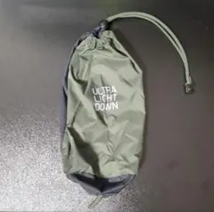 ULTRA LIGHT DOWNの袋　（グリーン＆ブラックのツートン）