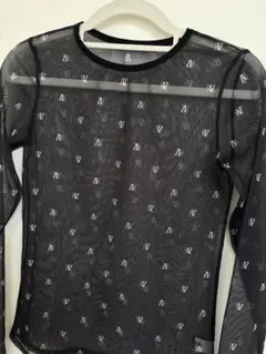 アズールバイマウジーシースルー英字トップス