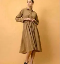 ディニテコリエ シャツワンピース 長袖 ベージュ　美品のサムネイル