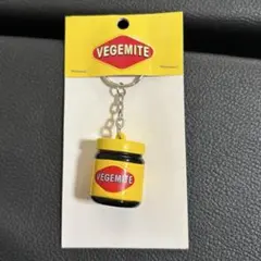 【新品、未使用】オーストラリア　VEGEMITE ミニチュアジャー型キーホルダー