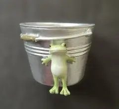 カエルバケツ　オブジェ　蛙　バケツ