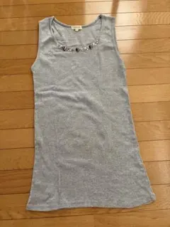 HusHusH グレー タンクトップ ビジュー付き【美品】のサムネイル