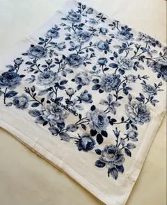 マリオバレンチノ 大判バスタオル 60×130cm 花柄 薔薇 新品のサムネイル