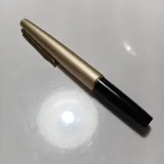 万年筆 黒と白のツートンデザイン - メルカリ