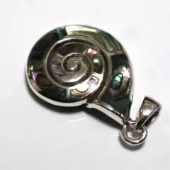 ペンダント 海 クジラ 真珠貝 マザーパール モチーフ アート 