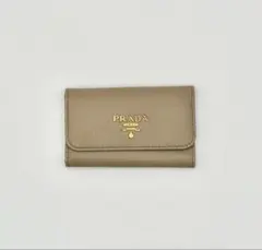 【PRADA】 極美品☆サフィアーノ　レザー　キーケース　6連　ベージュ
