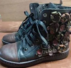 本革製 フラワーレースアップショートブーツ