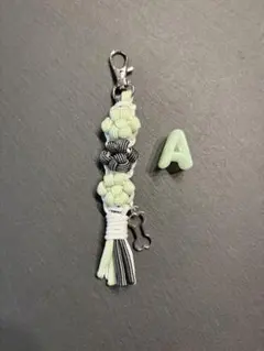 パラコード 骨っこチャーム キーホルダー バッグチャーム ハンドメイド