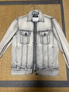 ホワイトデニムジャケット ジップアップ