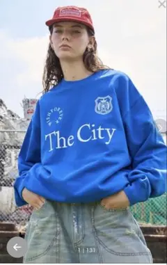 青色 プリント トレーナー The City