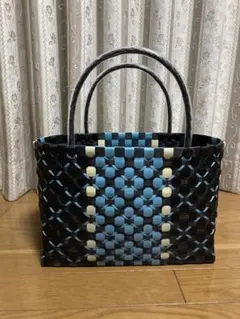 Item thumbnail for item 7f5040b3-15b7-480e-8408-d2b75c74fc96