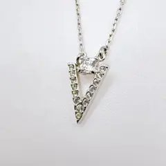 か*ん様 【SWAROVSKI】ネックレス シルバー Vモチーフ クリアストーンのサムネイル