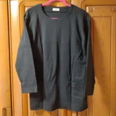 ブラック 長袖Tシャツ ポケット付き