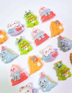 （451）デコパーツ☆恐竜ちゃん１個３５円