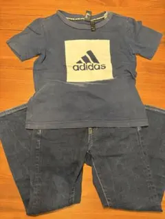adidas アディダス 半袖Tシャツ ネイビー　ボトムスのサムネイル
