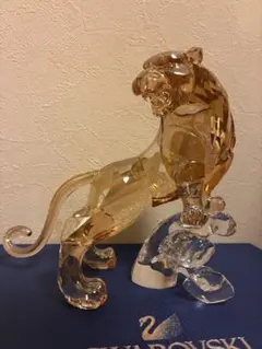 SWAROVSKI SCS アムールヒョウの親子とハイイロオオカミ - メルカリ