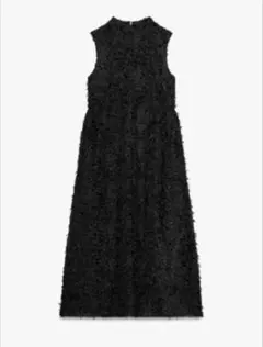 ZARA エンボス加工生地 ブラック ノースリーブ ミディアムワンピース