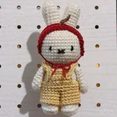 サロペットうさぎ あみぐるみ