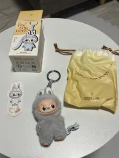 【popmart正規品】LABUBU/ラブブ pin for love C