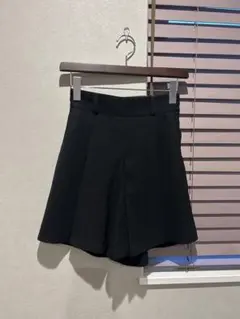 FREE’S MART ブラック プリーツ ショートパンツ