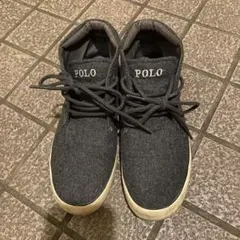 グレー スニーカー