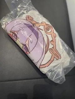 GiGO トリッカル　ダイカットクッション　ヨミ