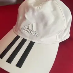adidas ホワイトキャップ 3本ストライプ