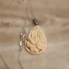 ヴィンテージ調　 アイボリーローズ彫刻ネックレス SILVER925 ​#15