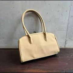 Item thumbnail for item 8fe8213d-c2a4-4d0c-b27b-fa873260e238