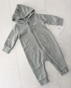 【新品未使用】NIKE フード付きロンパース 6M 62cm〜68cm
