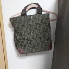 Fendi カーキ トートバッグ