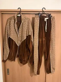 GUCCI ジャージ セットアップ ブラウンのサムネイル