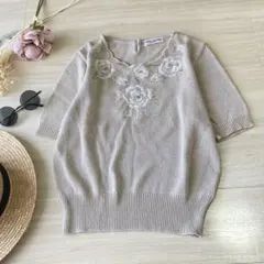 【SEVENSEVEN by NAIGAI】リネンレーヨン混 バラ刺繍 ビジューのサムネイル