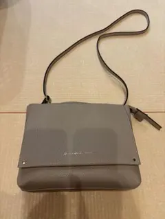 ショルダーバッグのサムネイル
