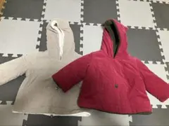 ベージュと赤のアウター 95cmくらい