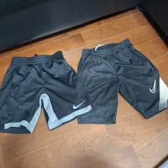 Sサイズ　NIKE サッカー ハーフパンツ 2枚セットのサムネイル