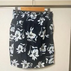 ネイビー フラワープリント タイトスカートのサムネイル