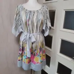 新品　プロポーション　花柄ワンピースのサムネイル