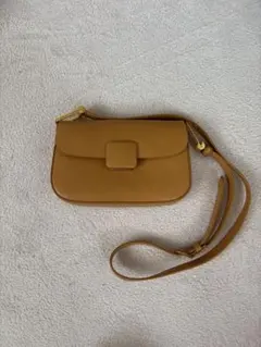 CHARLES & KEITH ショルダーバッグのサムネイル