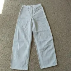 ユニクロ　ワイドフィットカーブジーンズ（丈標準76cm）　ホワイト