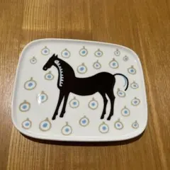 marimekko Oiva MUSTA TAMMA プレートのサムネイル