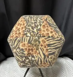 ハンドメイド　ベレー帽　リバーシブル　ヒョウ柄ゼブラ柄　黒地に花柄　綿素材