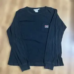 黒の長袖シャツ ポケット付き